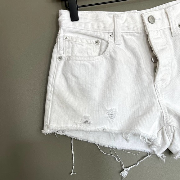 Free People Sofia Short White Denim Distressed Cutoff Shorts Size 26 Hi Rise - Picture 11 of 16